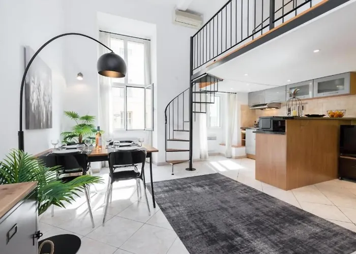 Massena 2 - Great Location Massena Square With Ac